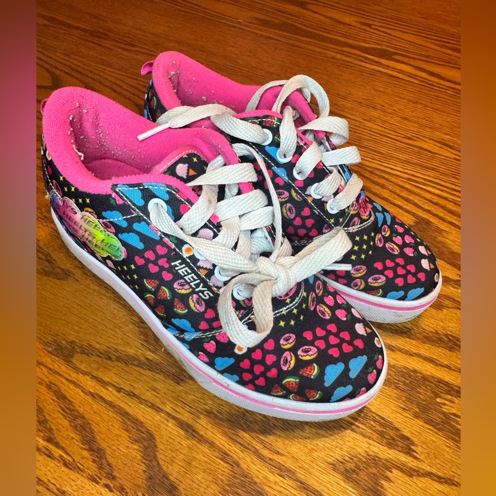 Heelys Kids' Pink and Black Patterned Shoes skates size 2